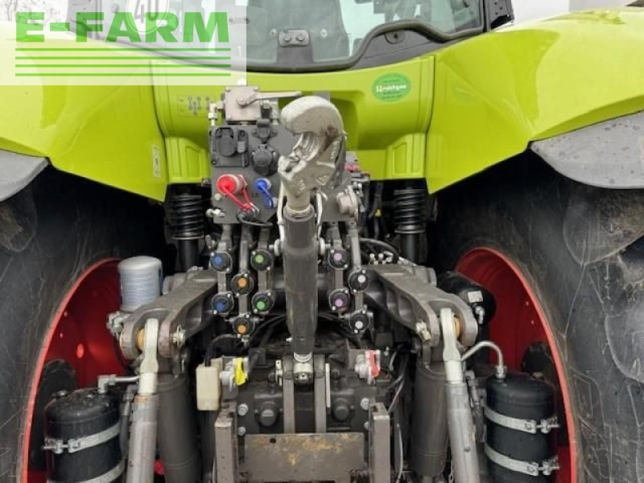 Tracteur agricole CLAAS axion 830