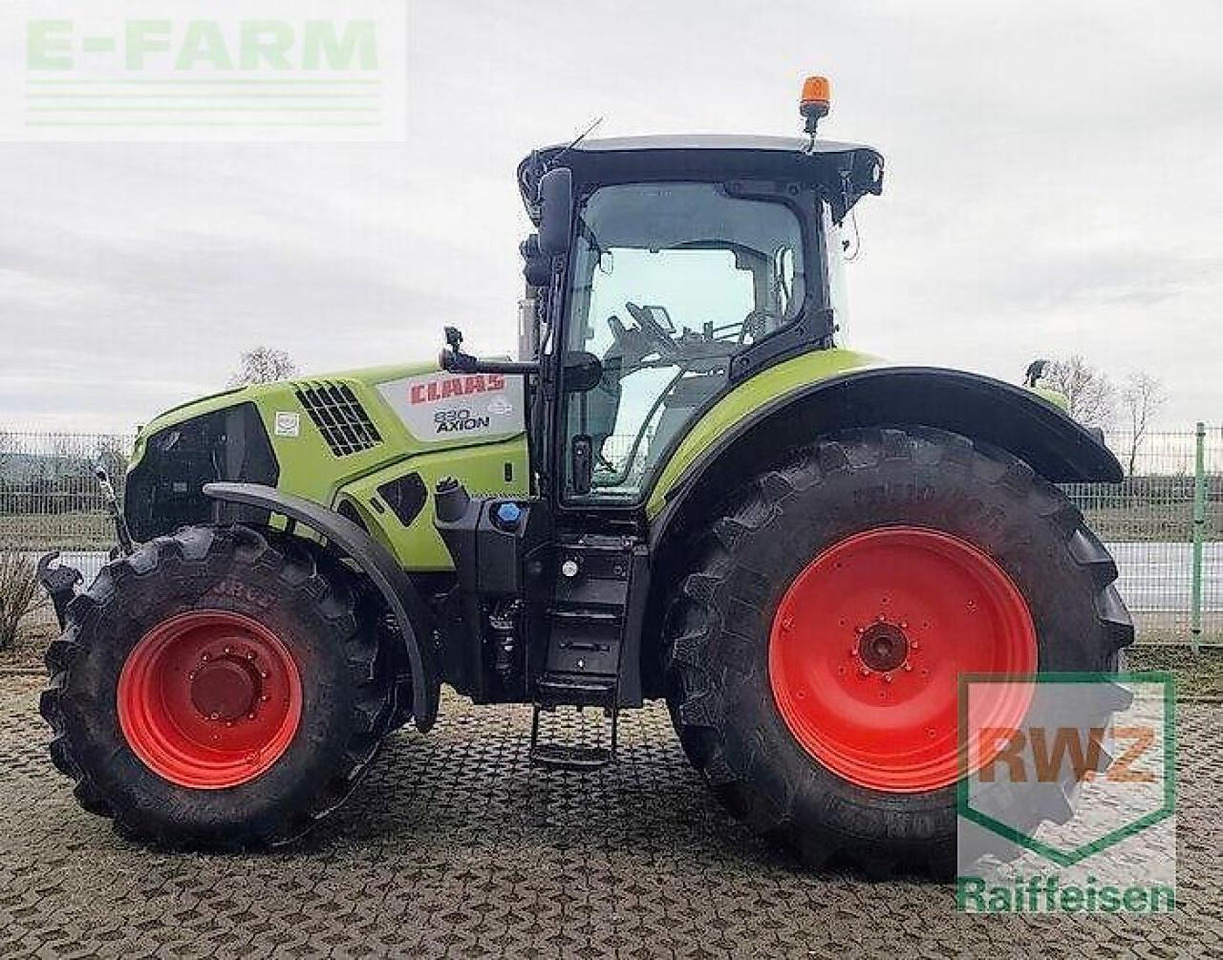 Tracteur agricole CLAAS axion 830