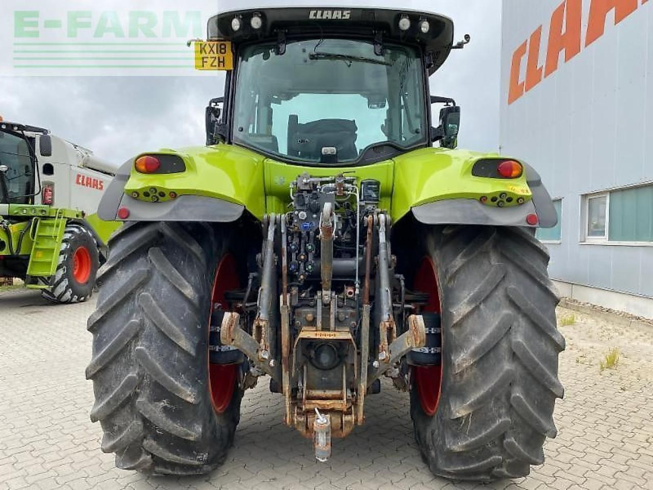 Tracteur agricole CLAAS axion 830