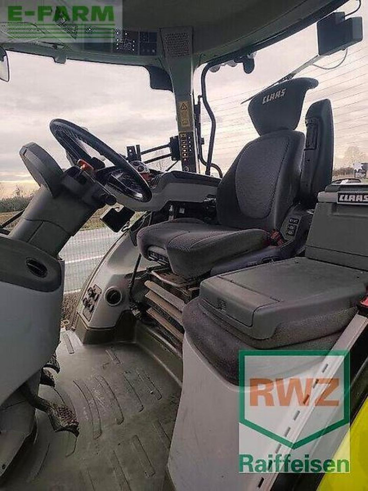 Tracteur agricole CLAAS axion 830