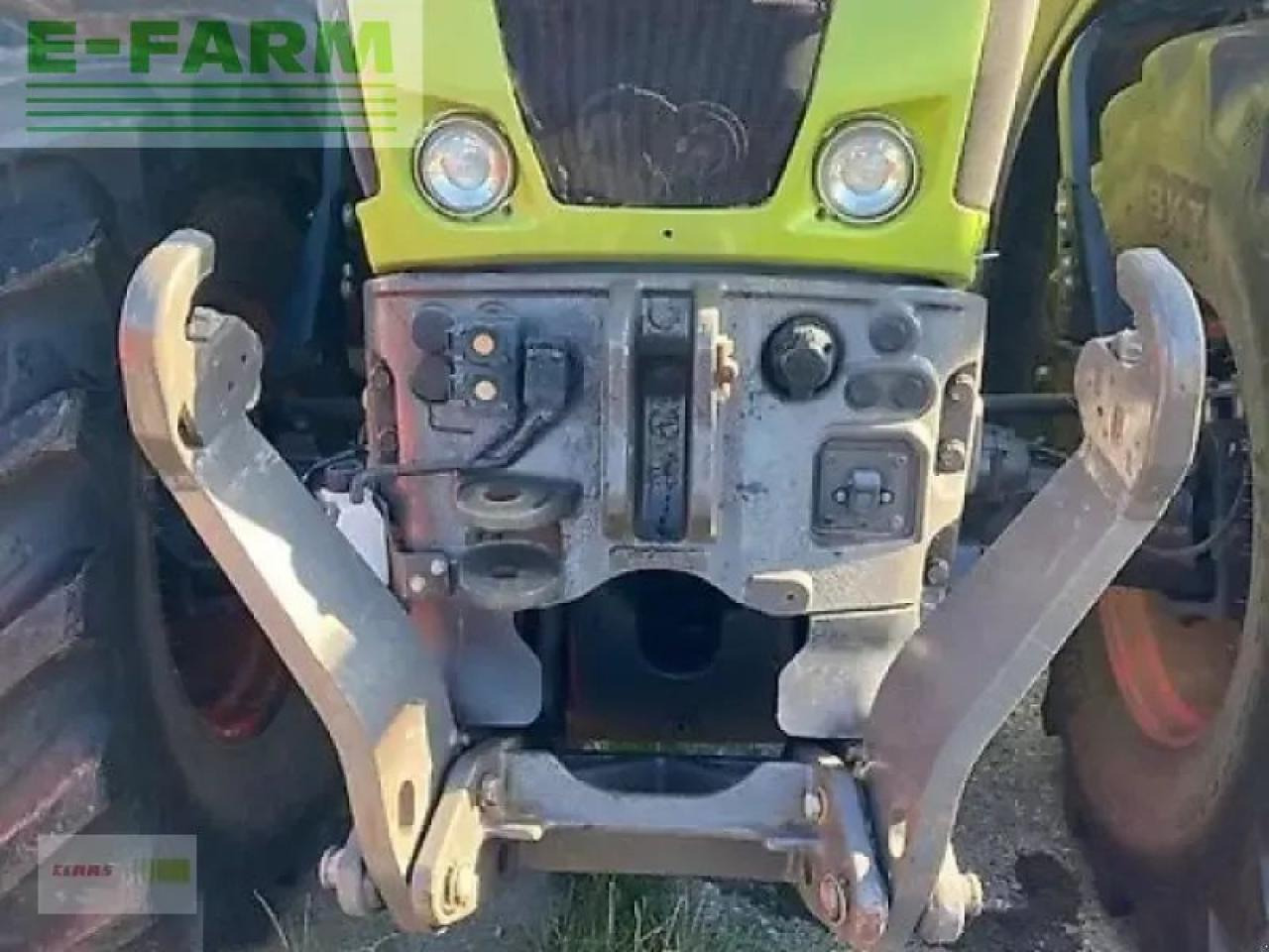 Tracteur agricole CLAAS axion 830