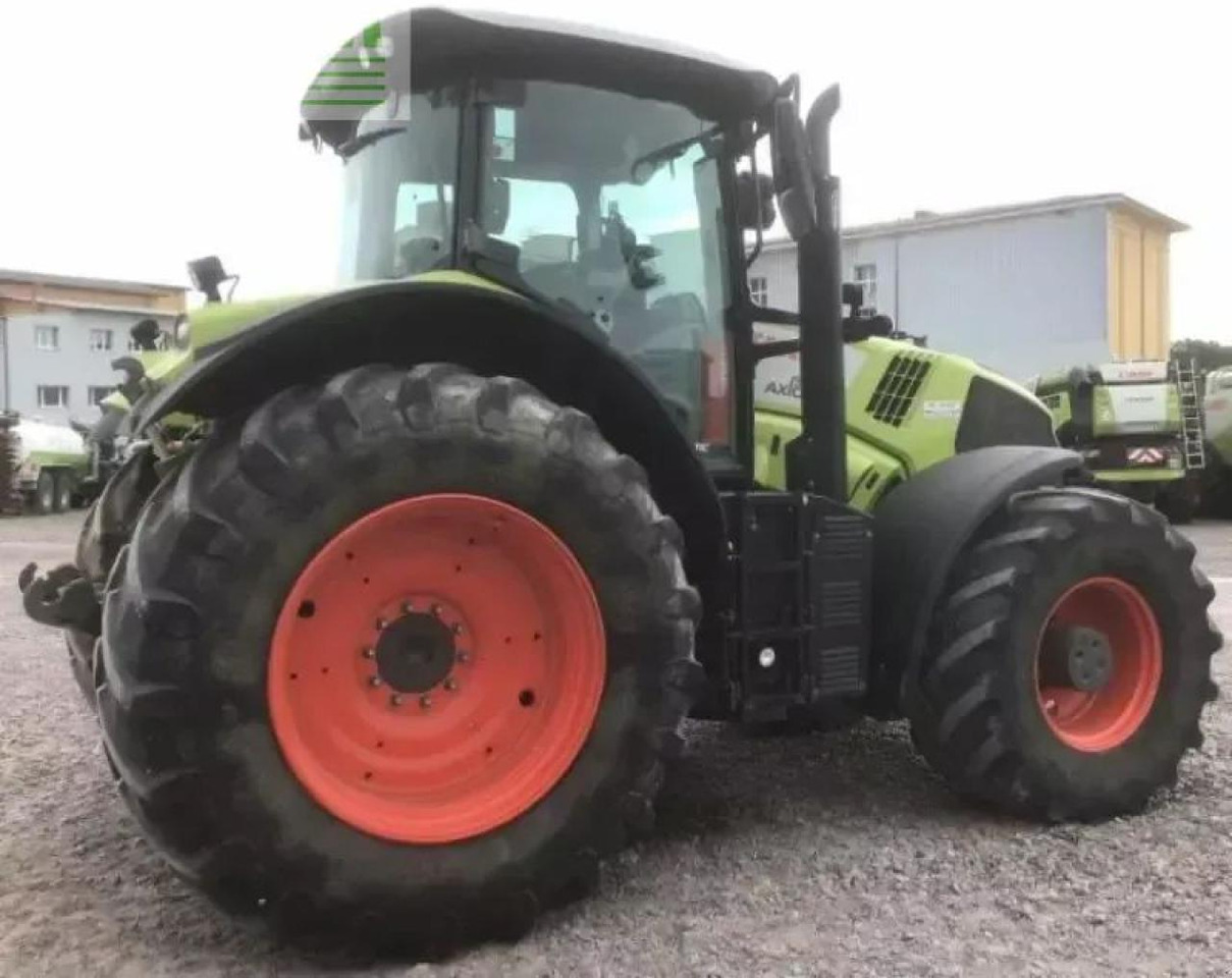 Tracteur agricole CLAAS axion 830