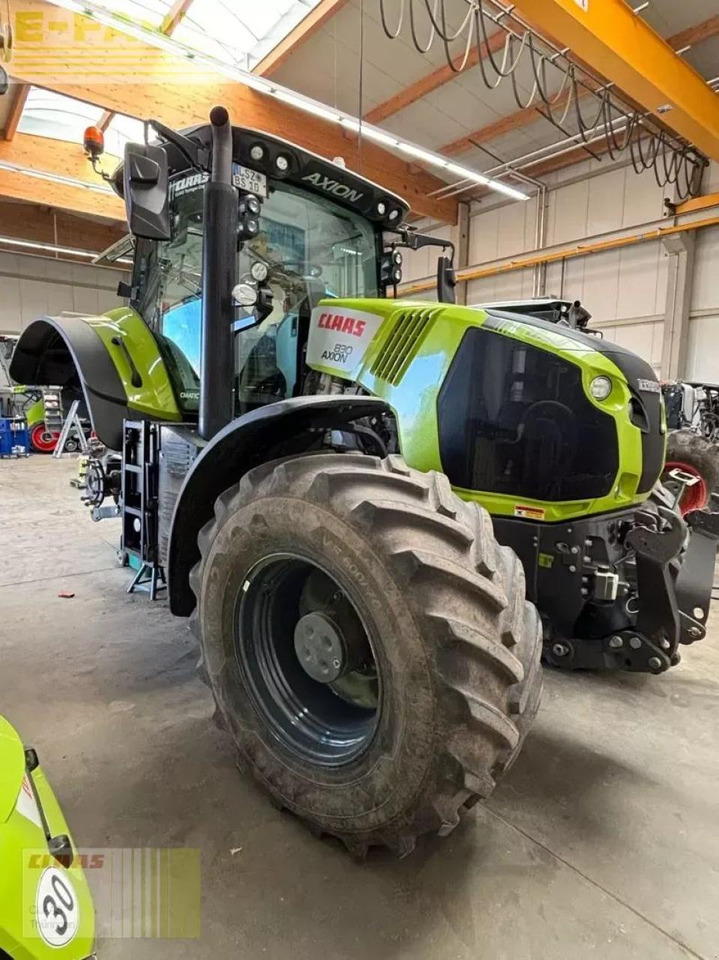 Tracteur agricole CLAAS axion 830