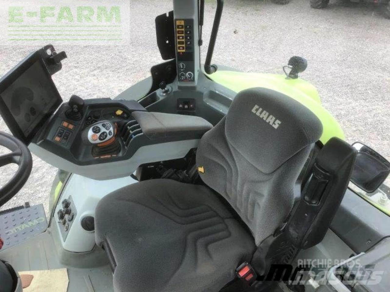 Tracteur agricole CLAAS axion 830