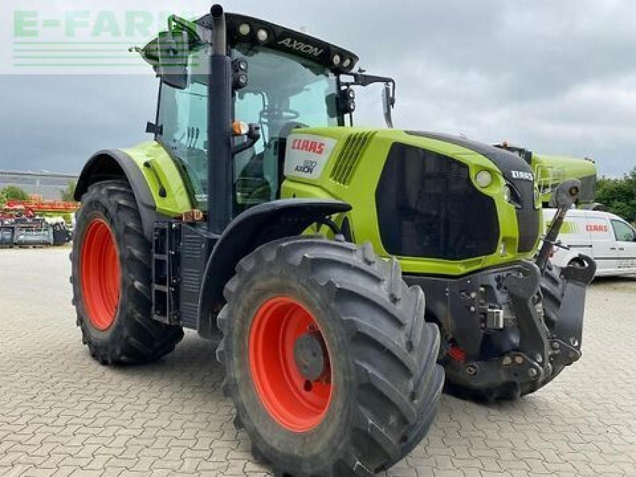 Tracteur agricole CLAAS axion 830