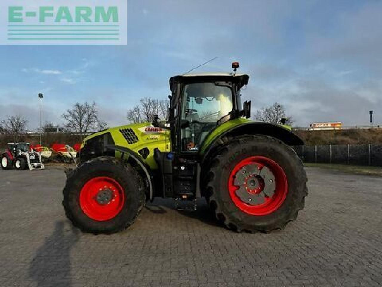 Tracteur agricole CLAAS axion 830