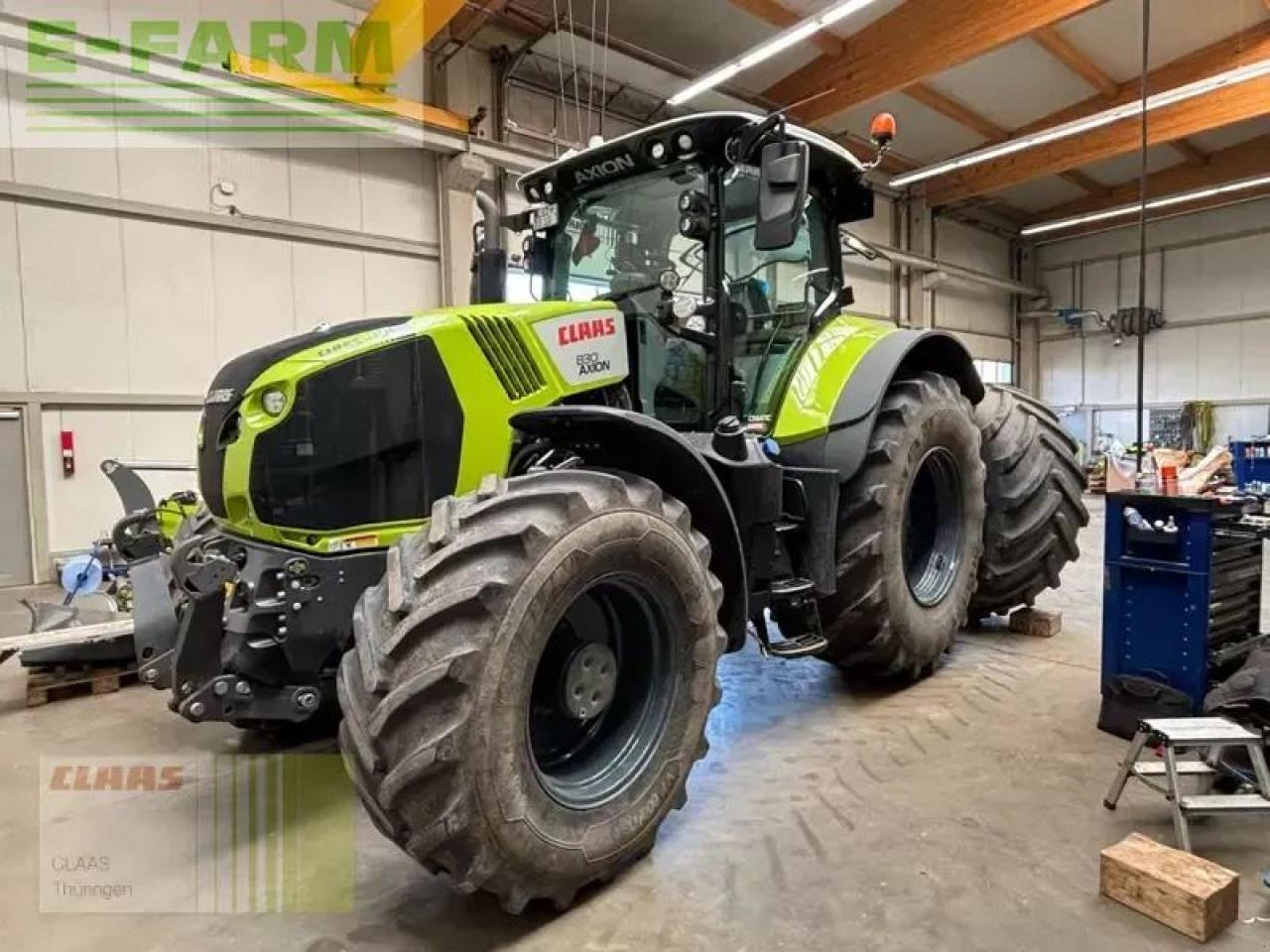 Tracteur agricole CLAAS axion 830