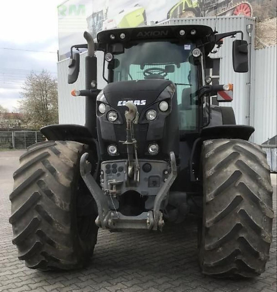 Tracteur agricole CLAAS axion 830