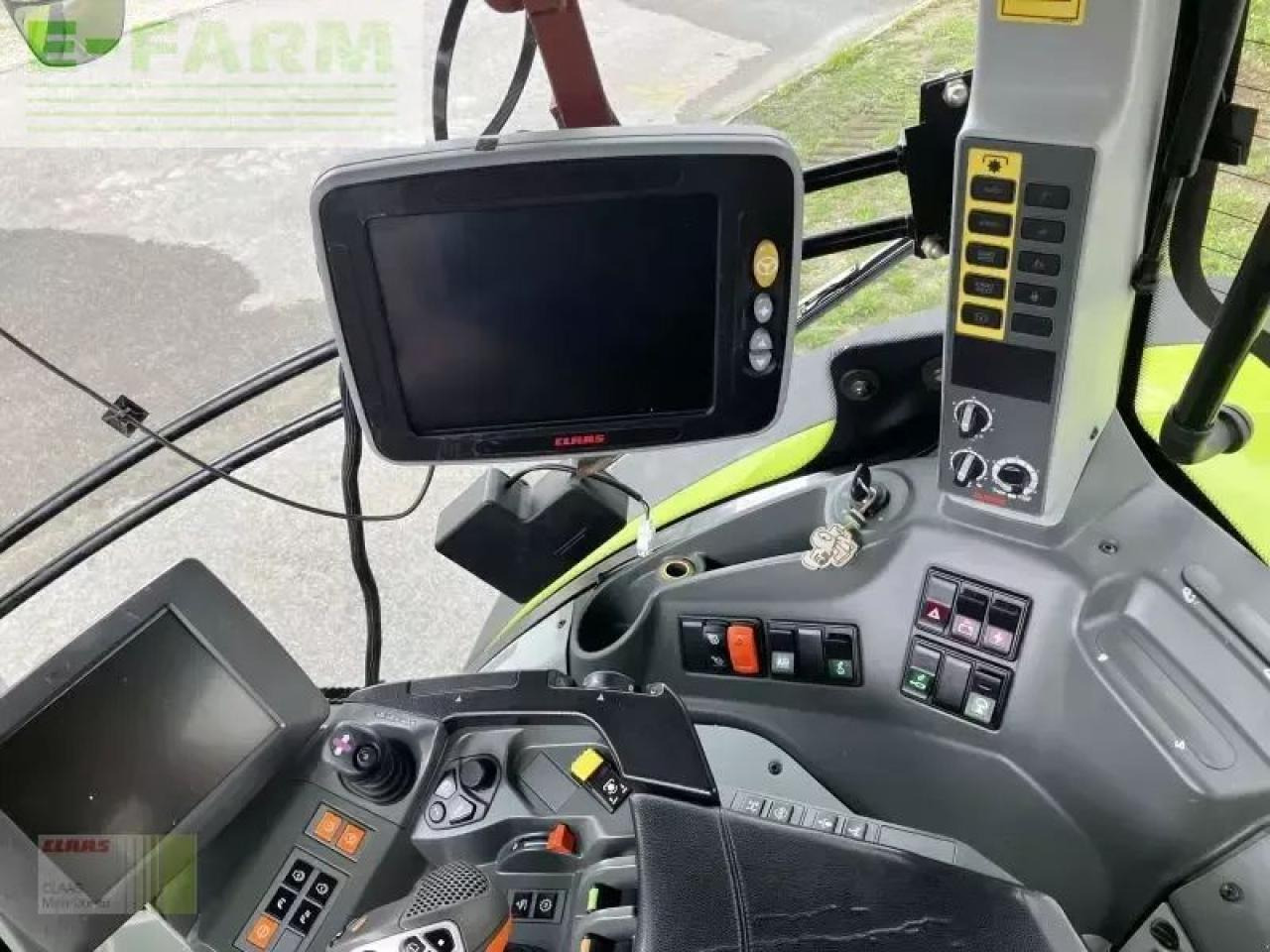 Tracteur agricole CLAAS axion 830 c-matic
