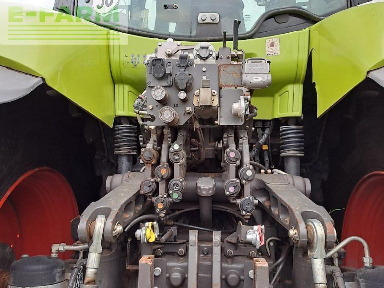 Tracteur agricole CLAAS axion 830 c-matic