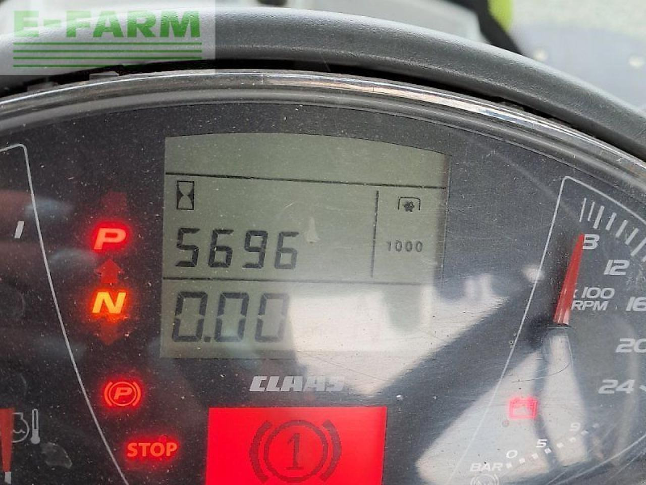 Tracteur agricole CLAAS axion 830 c-matic