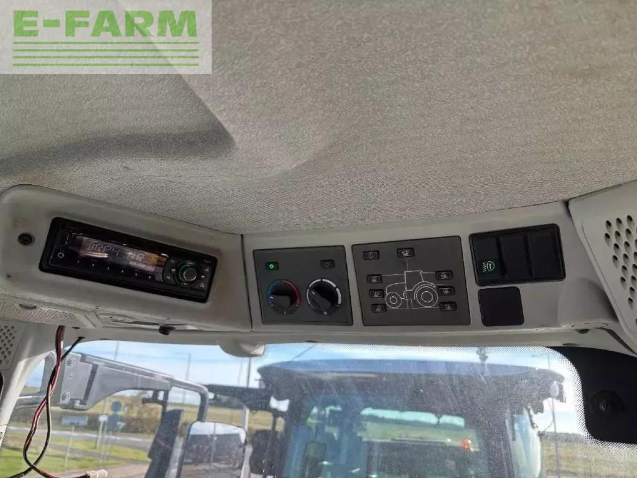 Tracteur agricole CLAAS axion 830 cebis