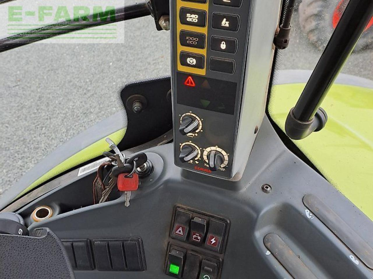 Tracteur agricole CLAAS axion 830 cebis