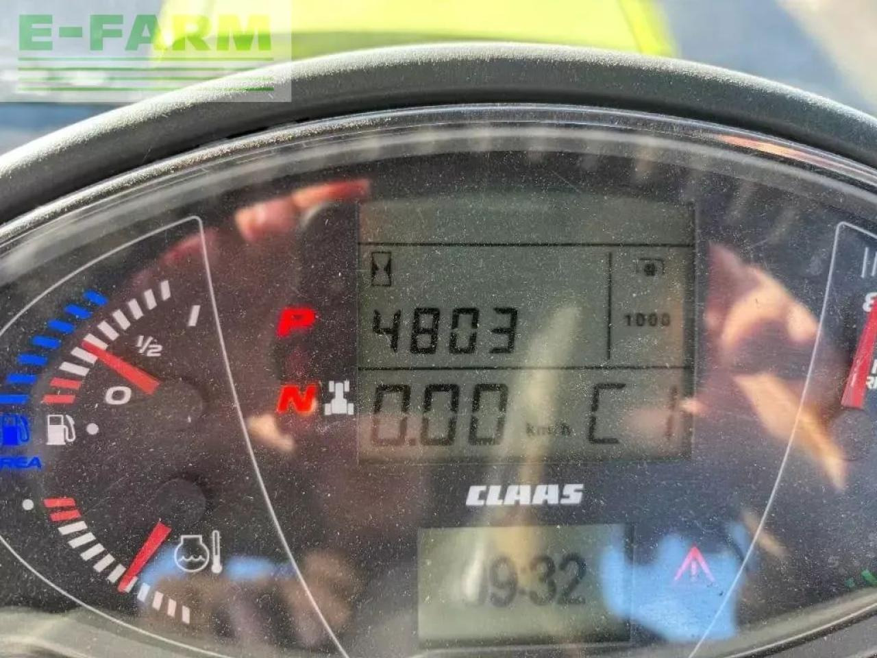 Tracteur agricole CLAAS axion 830 cebis