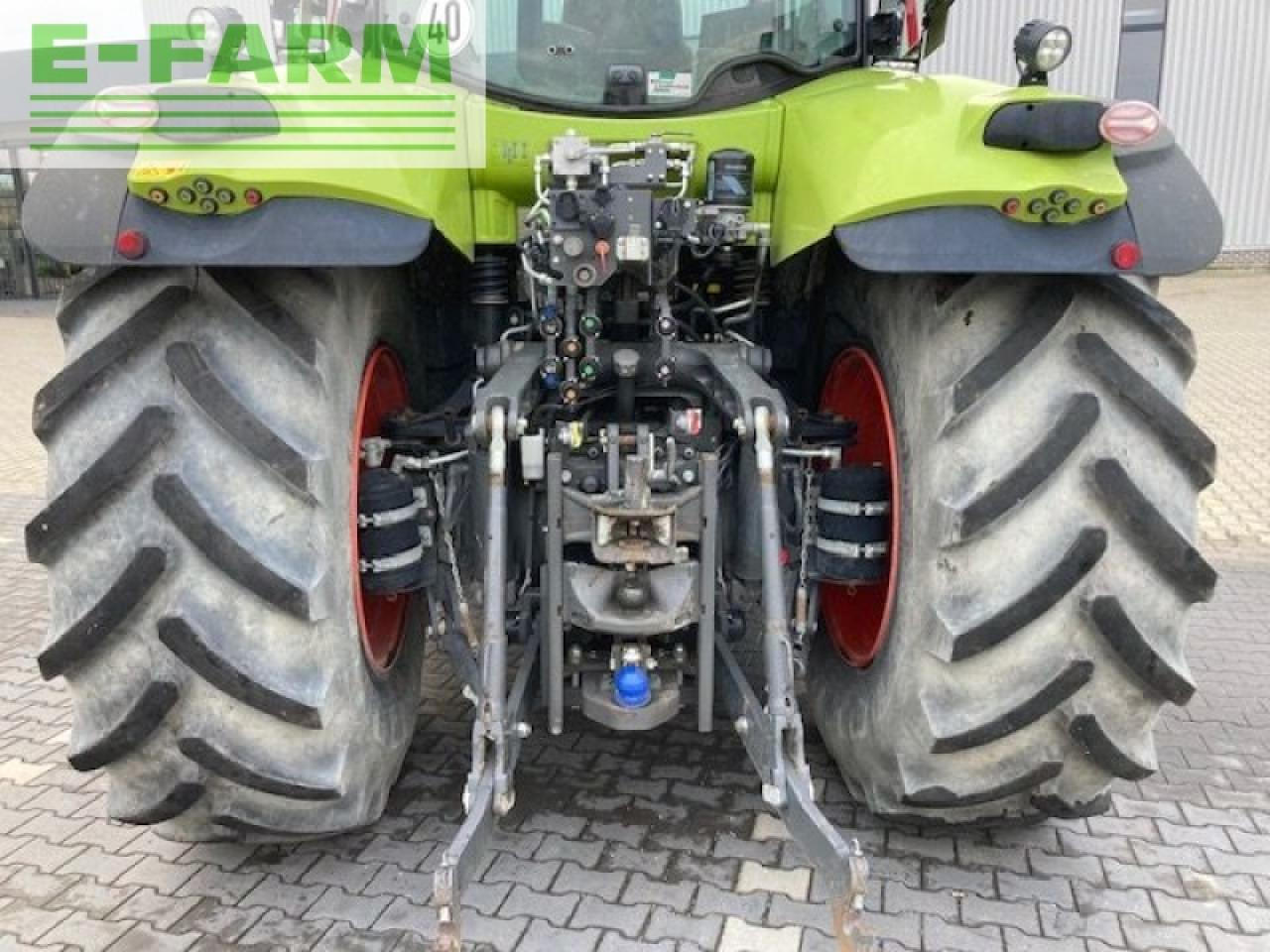 Tracteur agricole CLAAS axion 830 cebis