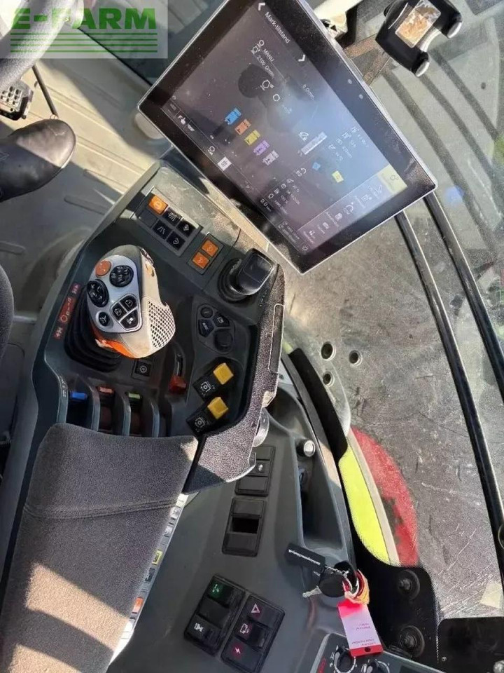 Tracteur agricole CLAAS axion 830 cebis
