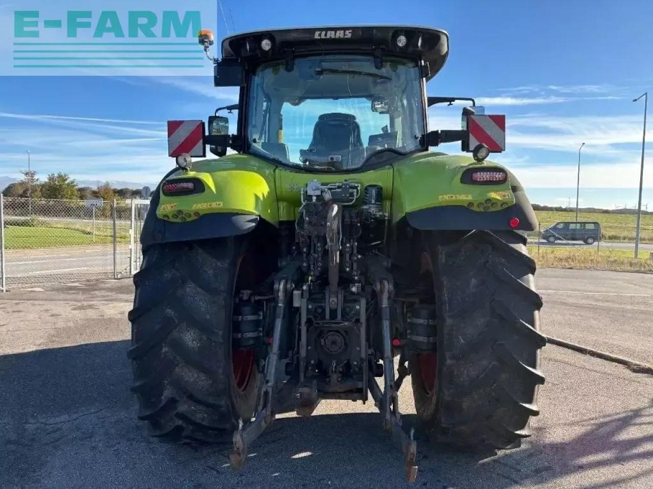 Tracteur agricole CLAAS axion 830 cebis