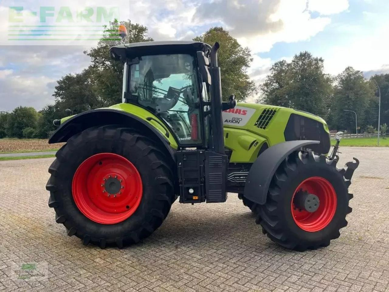 Tracteur agricole CLAAS axion 830 cebis