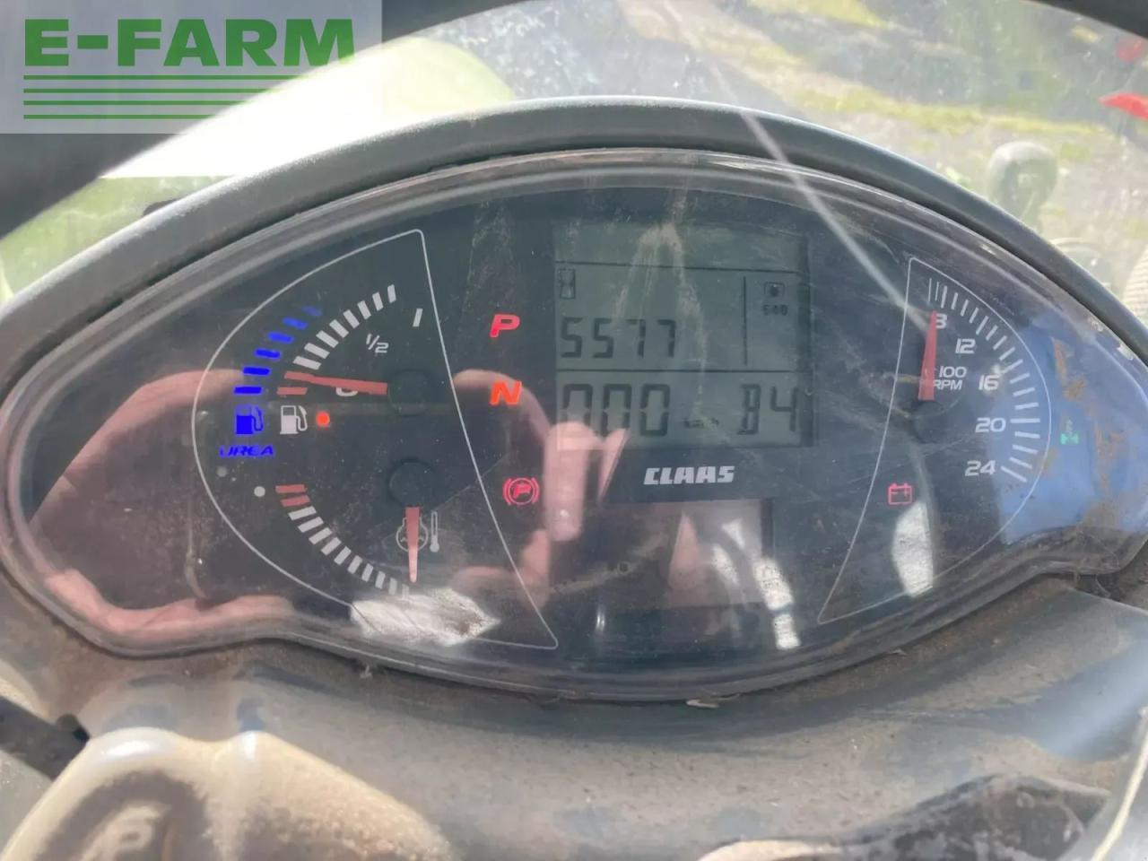 Tracteur agricole CLAAS axion 830 cebis