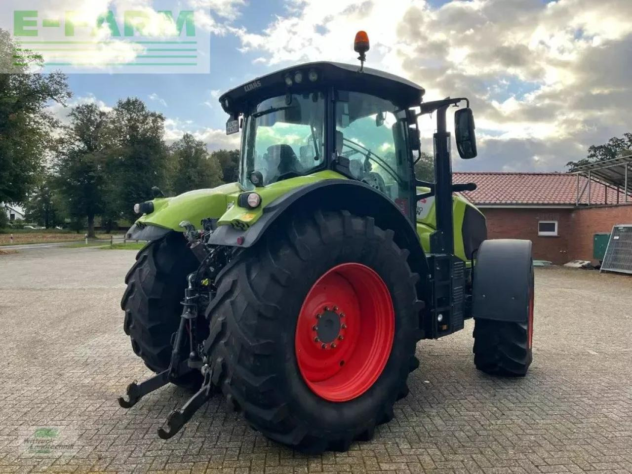 Tracteur agricole CLAAS axion 830 cebis