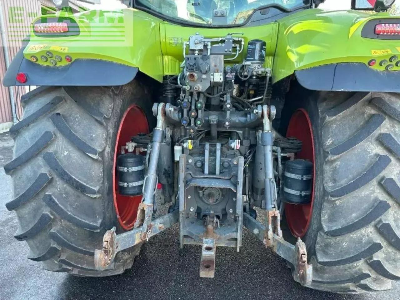 Tracteur agricole CLAAS axion 830 cebis