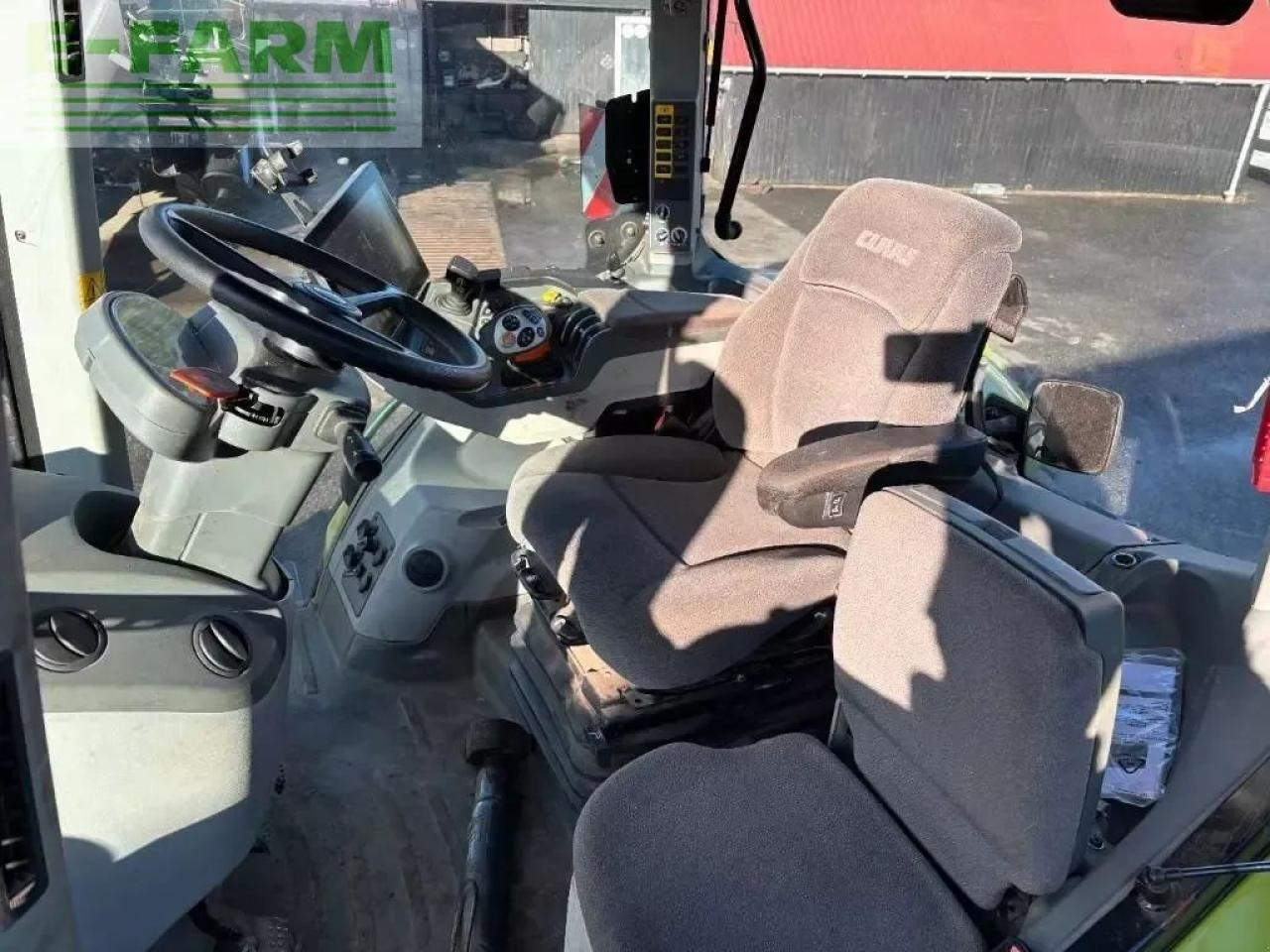 Tracteur agricole CLAAS axion 830 cebis