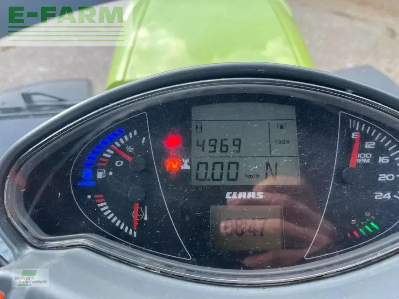 Tracteur agricole CLAAS axion 830 cebis