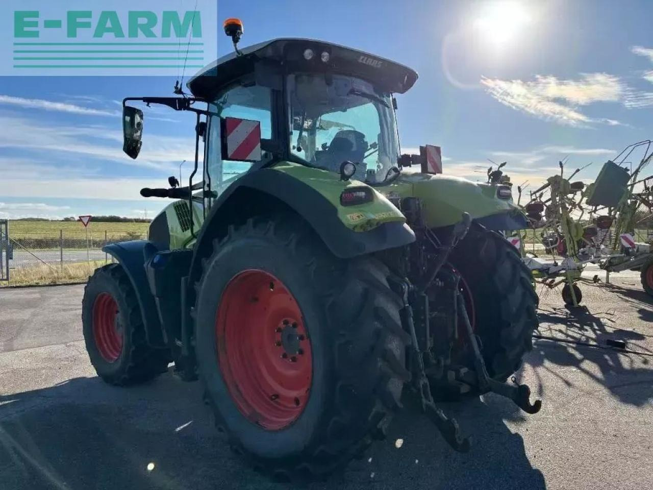 Tracteur agricole CLAAS axion 830 cebis