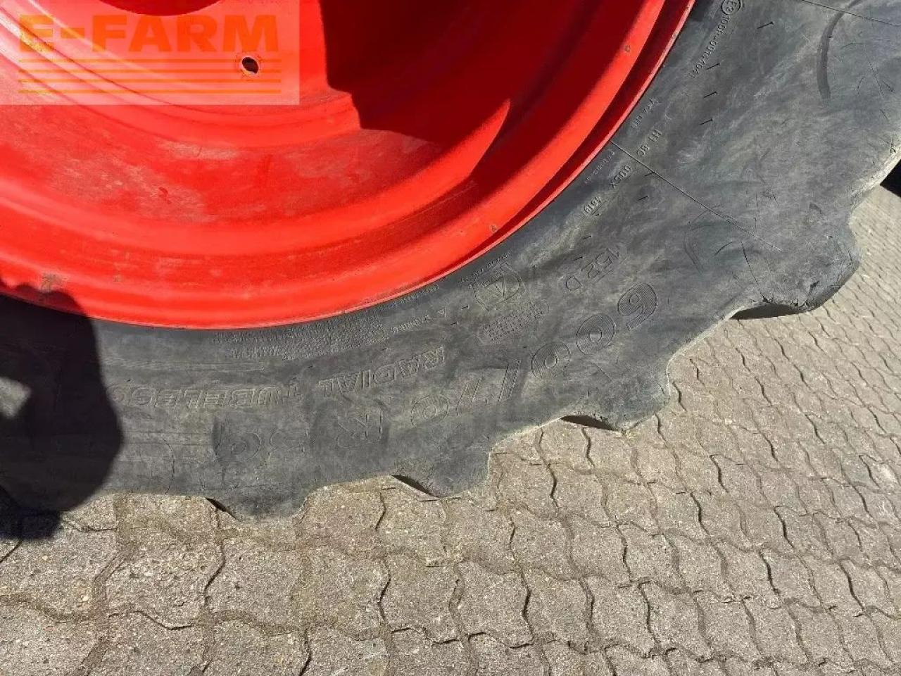 Tracteur agricole CLAAS axion 830 cis+