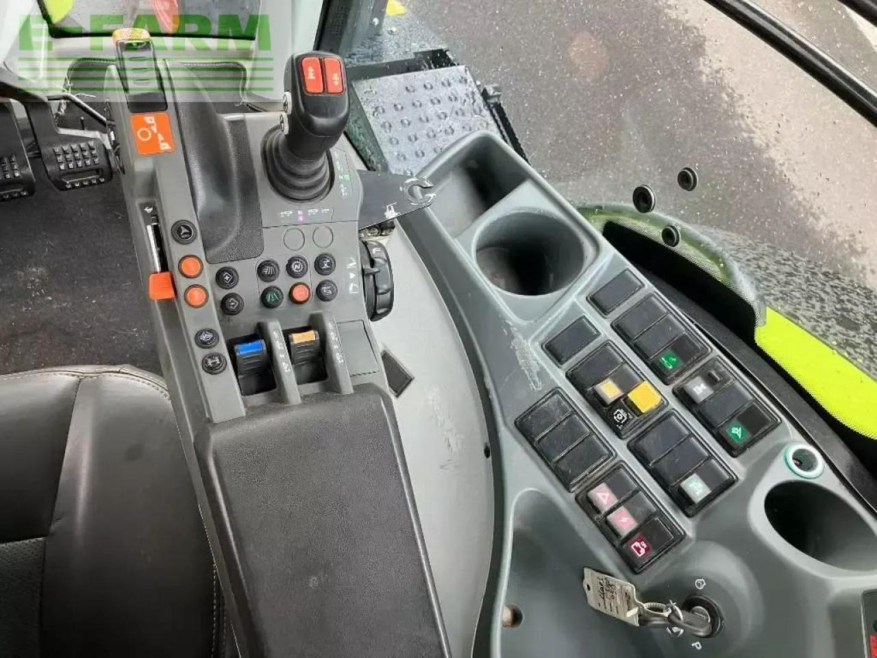 Tracteur agricole CLAAS axion 830 cis+