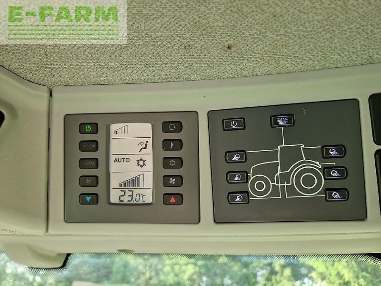 Tracteur agricole CLAAS axion 830 cis