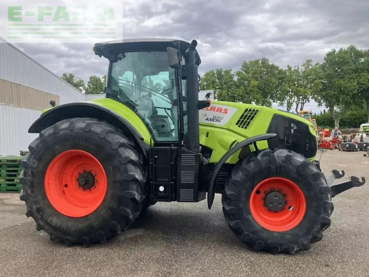 Tracteur agricole CLAAS axion 830 cis