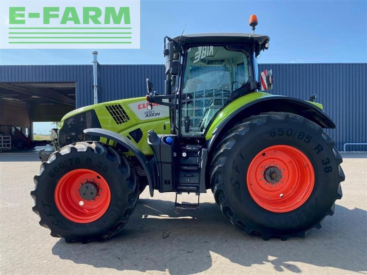 Tracteur agricole CLAAS axion 830 cis + med front pto
