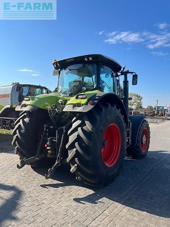 Tracteur agricole CLAAS axion 830 cmatic