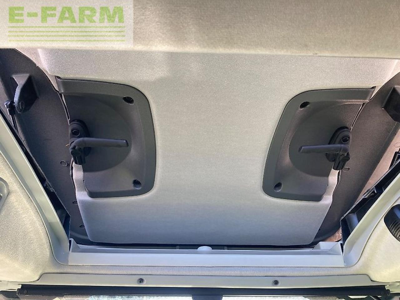 Tracteur agricole CLAAS axion 830 cmatic