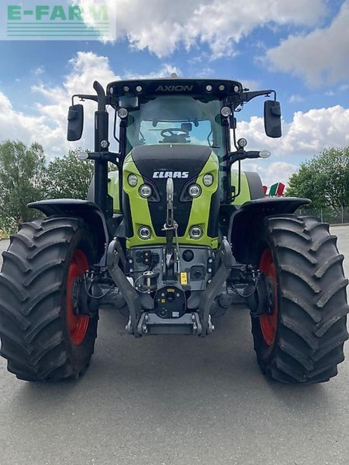 Tracteur agricole CLAAS axion 830 cmatic