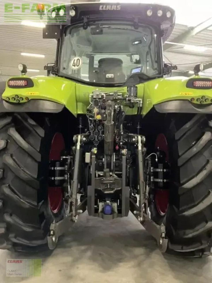 Tracteur agricole CLAAS axion 830 cmatic