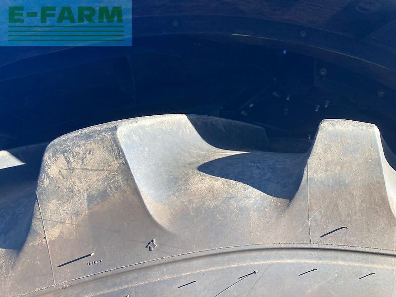 Tracteur agricole CLAAS axion 830 cmatic