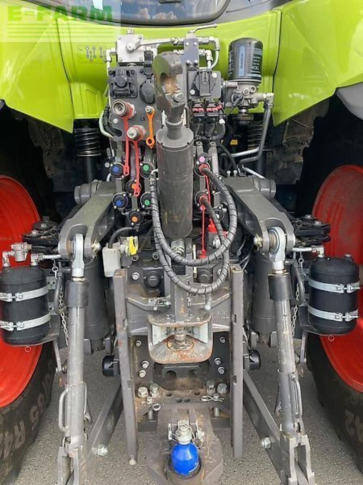Tracteur agricole CLAAS axion 830 cmatic