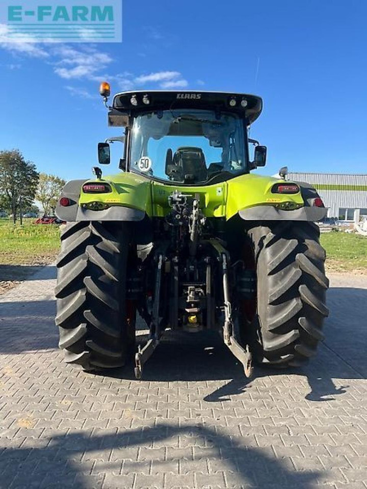 Tracteur agricole CLAAS axion 830 cmatic