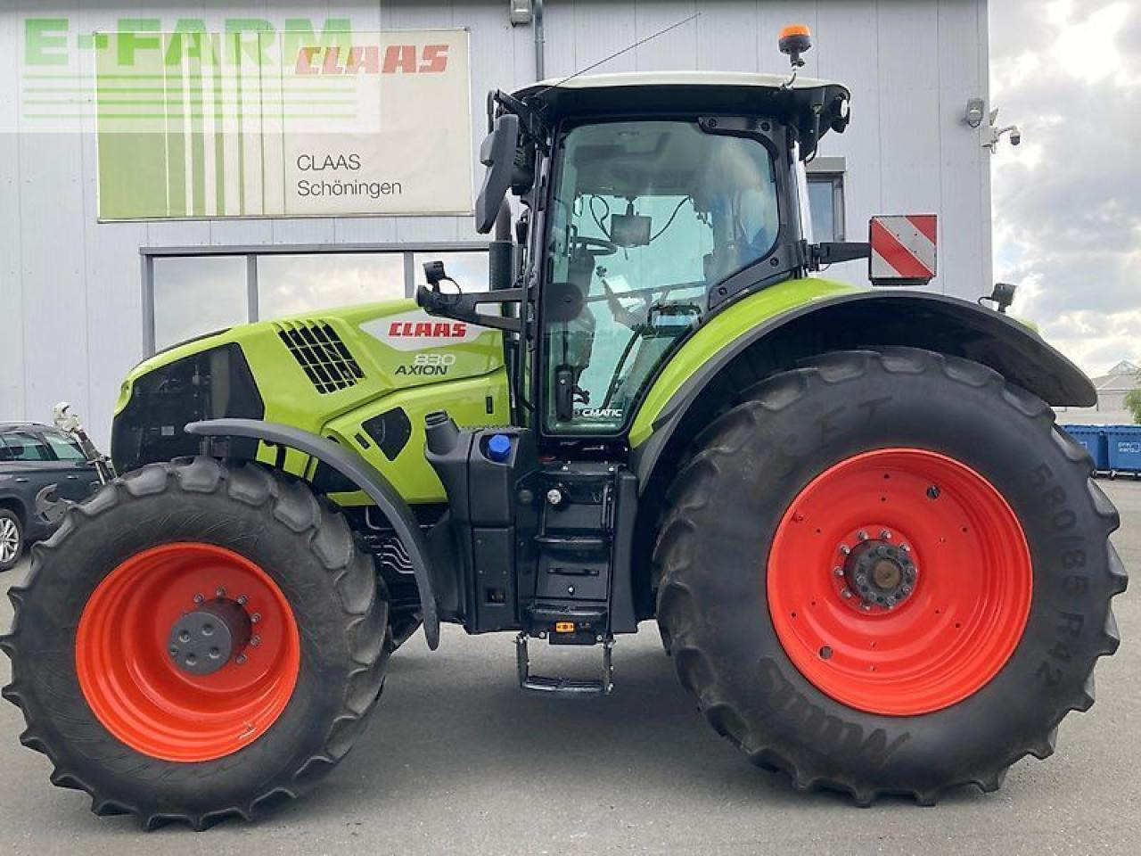 Tracteur agricole CLAAS axion 830 cmatic
