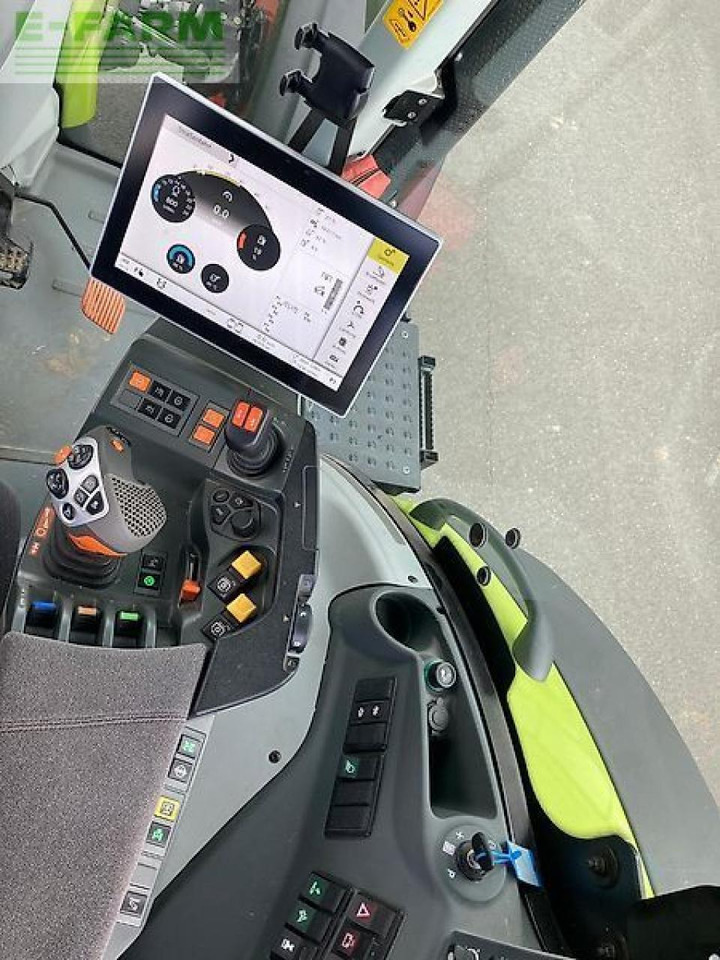 Tracteur agricole CLAAS axion 830 cmatic