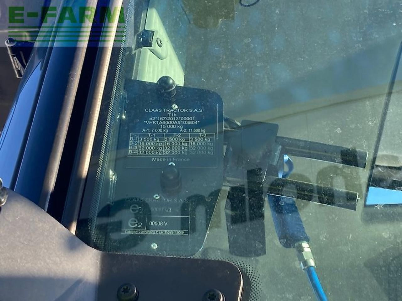 Tracteur agricole CLAAS axion 830 cmatic