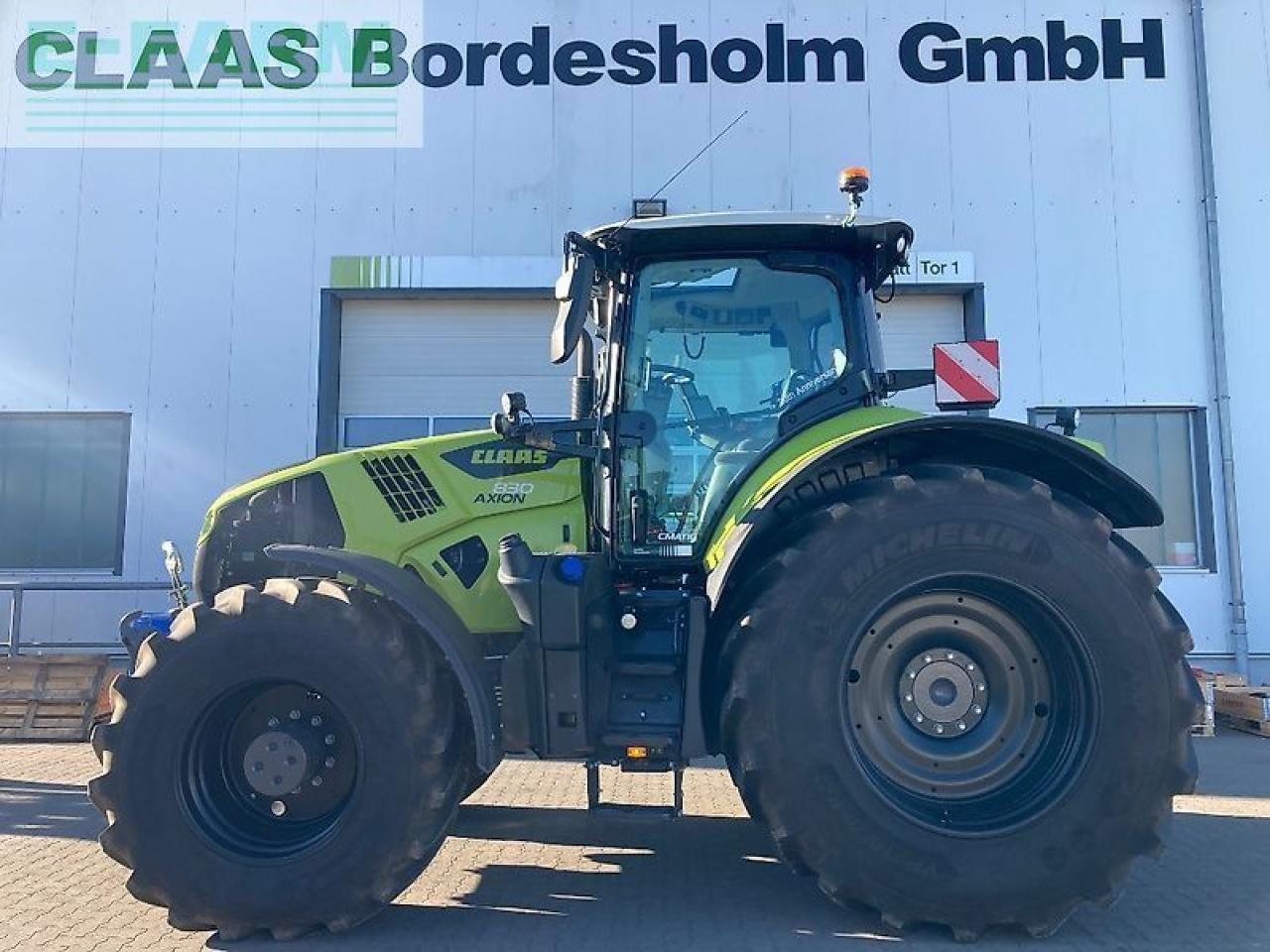 Tracteur agricole CLAAS axion 830 cmatic