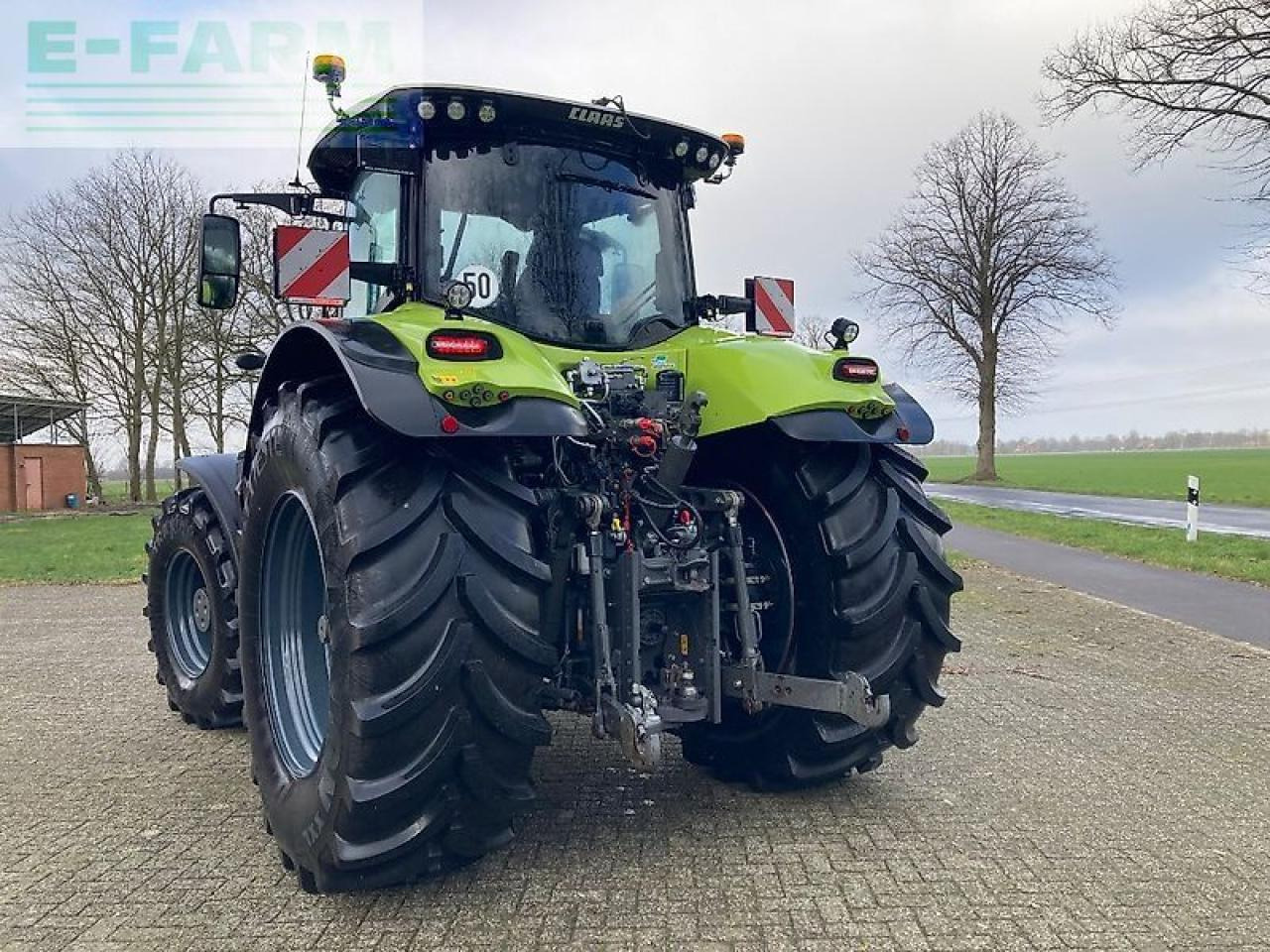 Tracteur agricole CLAAS axion 830 cmatic
