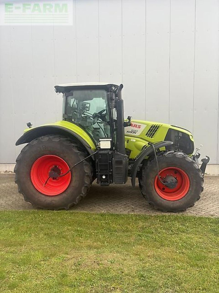 Tracteur agricole CLAAS axion 830 cmatic CMATIC
