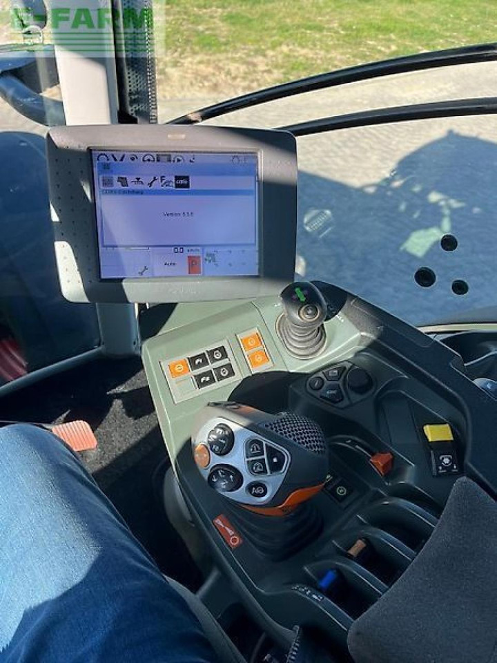 Tracteur agricole CLAAS axion 830 cmatic CMATIC