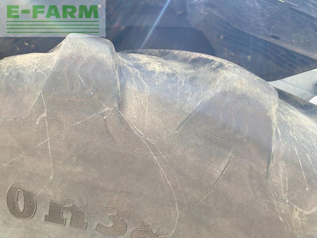 Tracteur agricole CLAAS axion 830 cmatic CMATIC