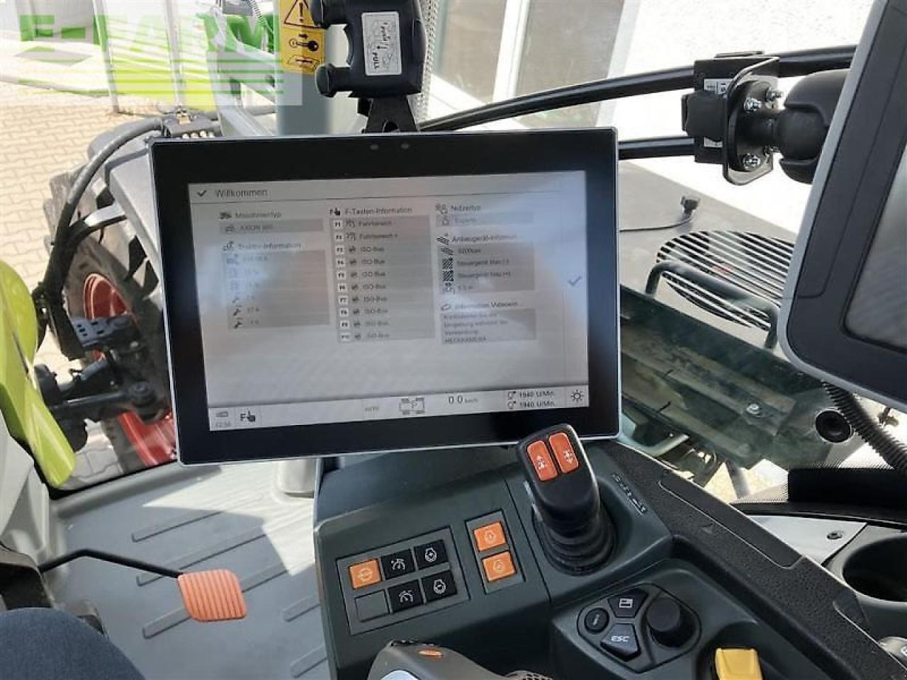 Tracteur agricole CLAAS axion 830 cmatic gps rtk CMATIC