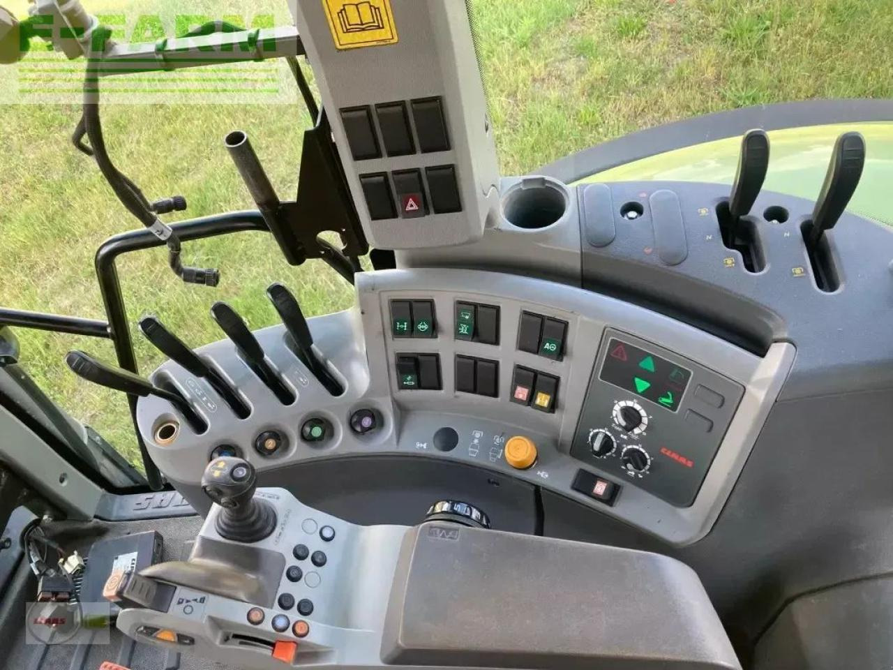 Tracteur agricole CLAAS axion 840